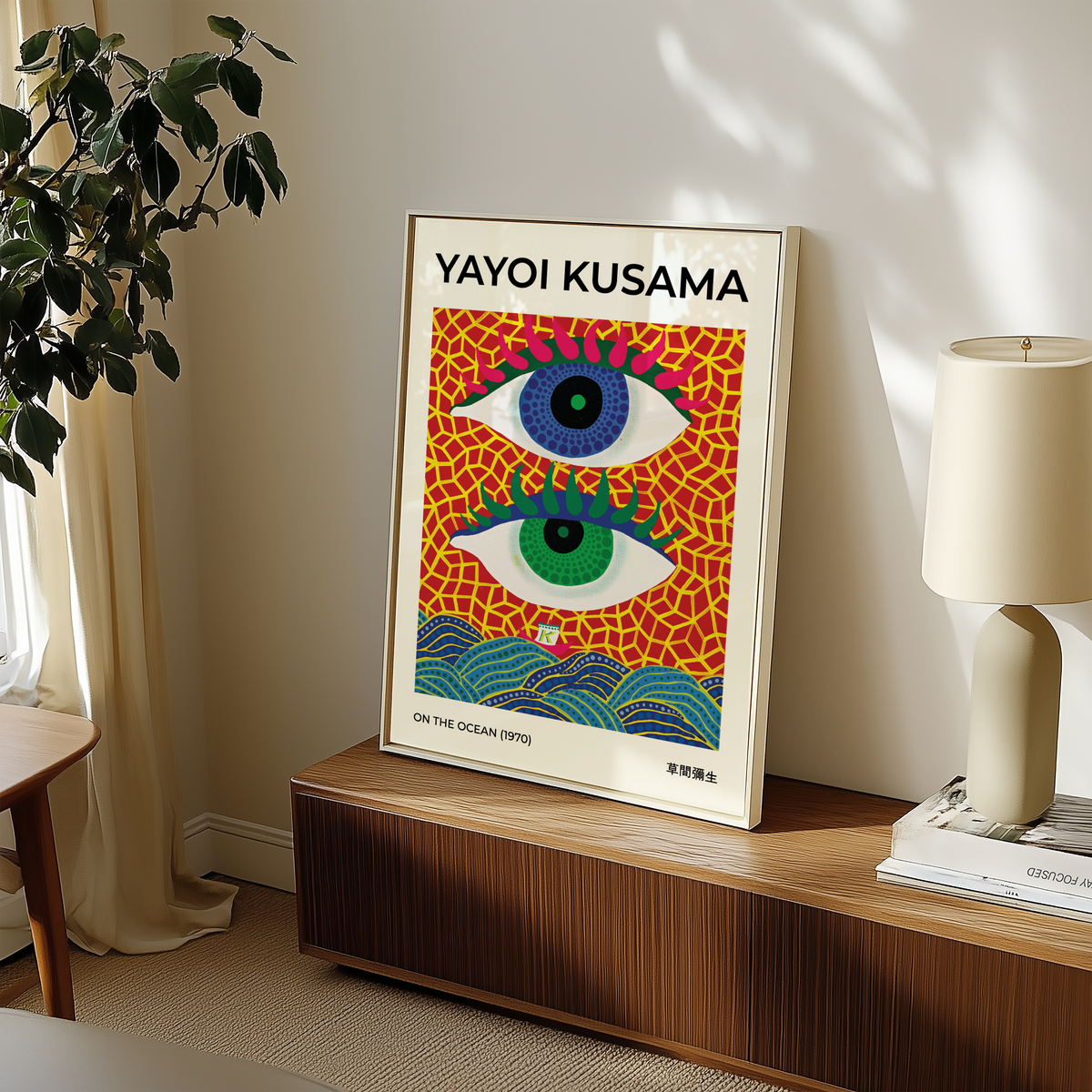 Mockup av Yayoi Kusama On The Ocean affisch på vägg – köp enkelt hos Bozetto i hög kvalitet