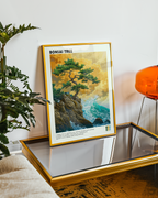 Mockup av Ocean Cliff Bonsai affisch på vägg – köp enkelt hos Bozetto i hög kvalitet