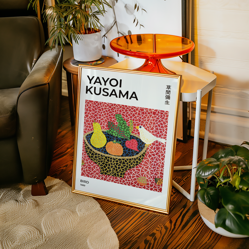 Mockup av Yayoi Kusama Polka Feast affisch på vägg – köp enkelt hos Bozetto i hög kvalitet