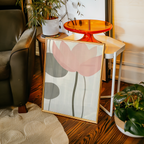 Mockup av Blossoming Lotus affisch på vägg – köp enkelt hos Bozetto i hög kvalitet