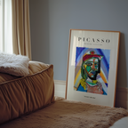 Mockup av Picasso Colorful Cubist Face affisch på vägg – köp enkelt hos Bozetto i hög kvalitet