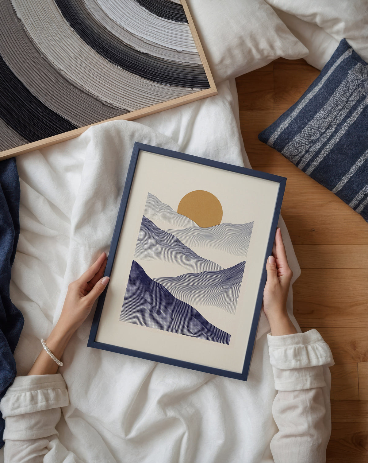 Indigo Mountains Poster – två posters i rum 1
