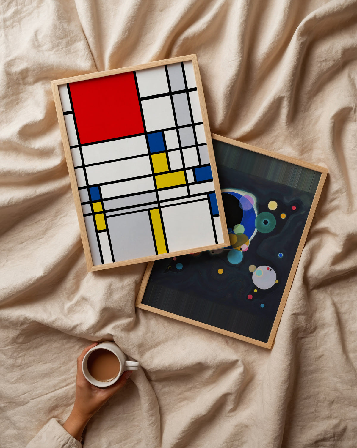 Piet Mondrian Tall Composition with Red Poster – två posters i rum 1