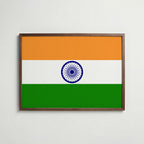 India National Flag Poster i valnötsram – varm konstaffisch för hemmet från Bozetto