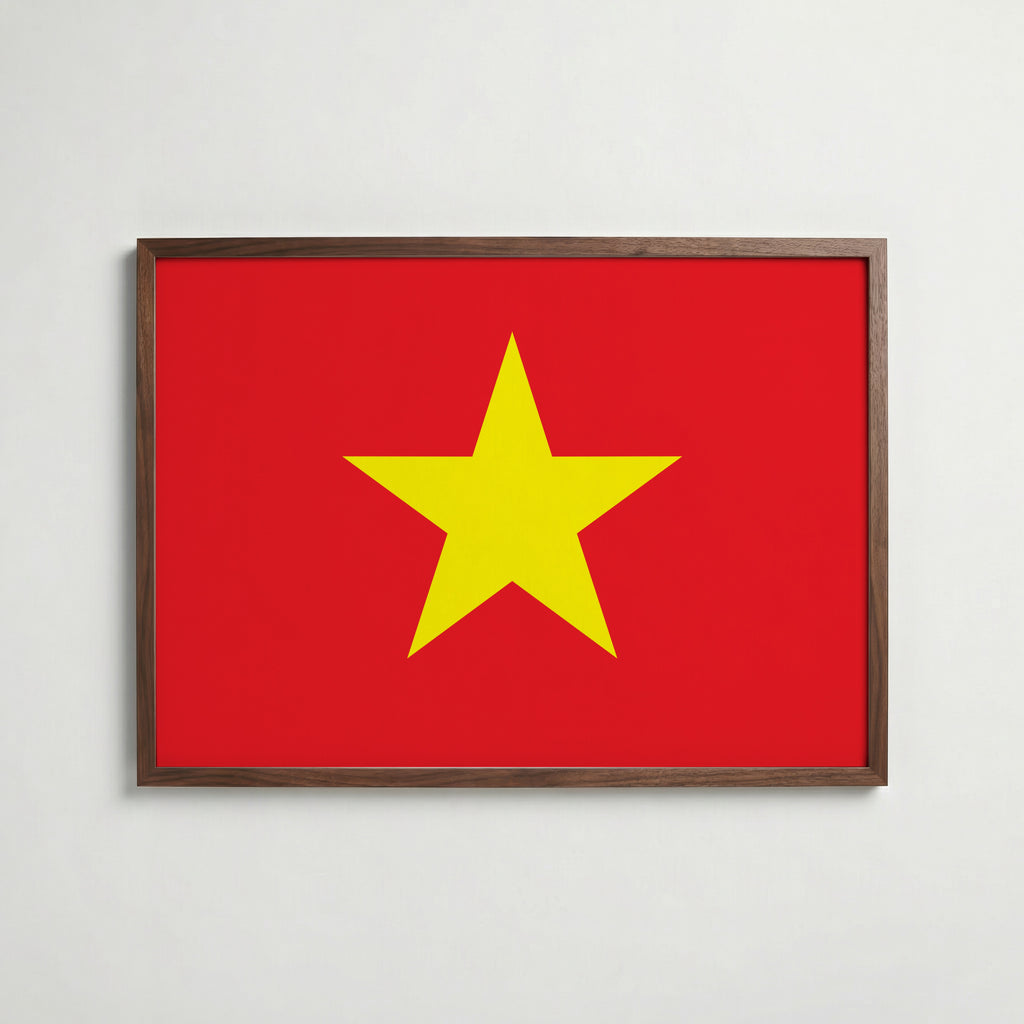 Vietnam National Flag Poster i valnötsram – varm konstaffisch för hemmet från Bozetto