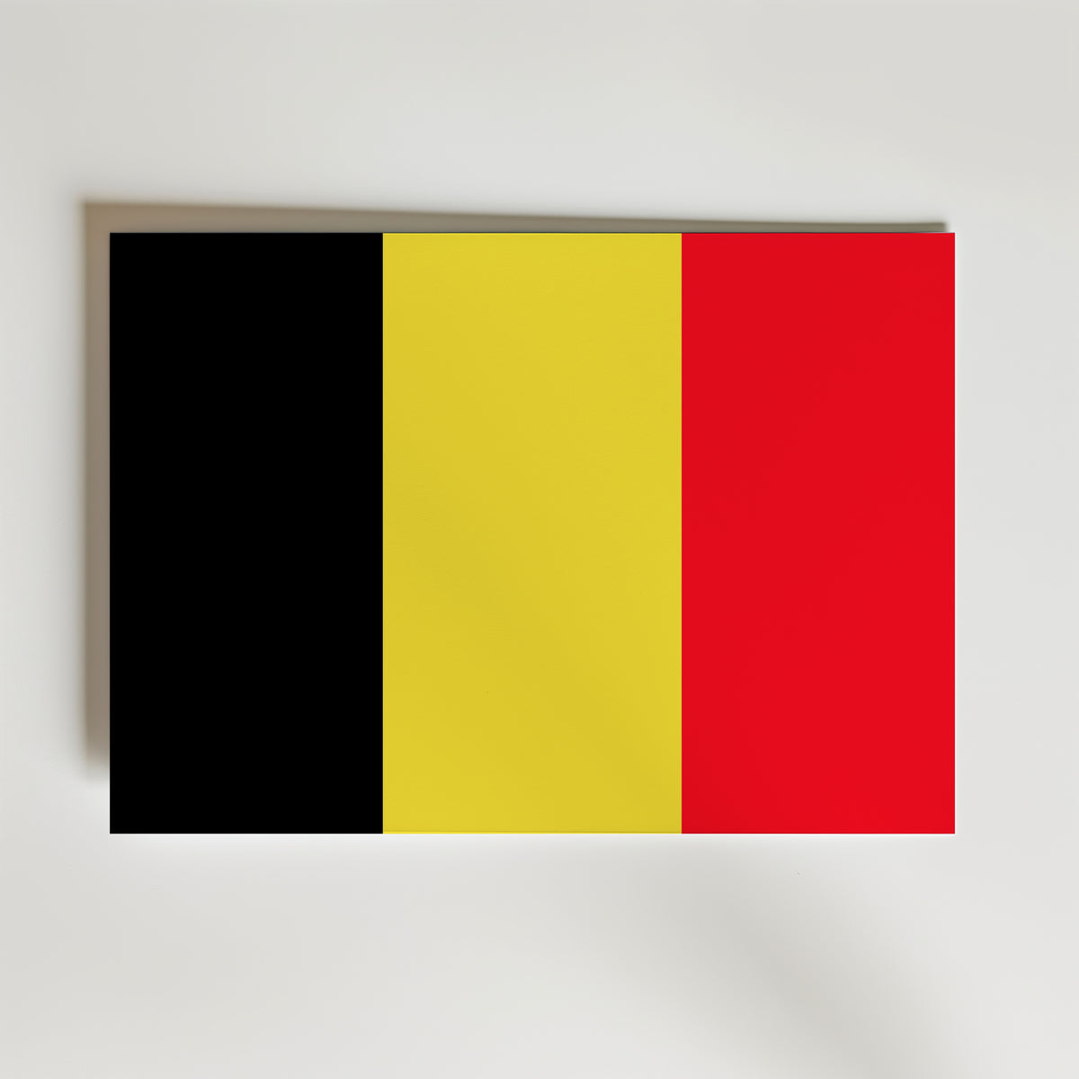 Belgium National Flag Poster – modern konst och stilren konsttryck för hemmet hos Bozetto