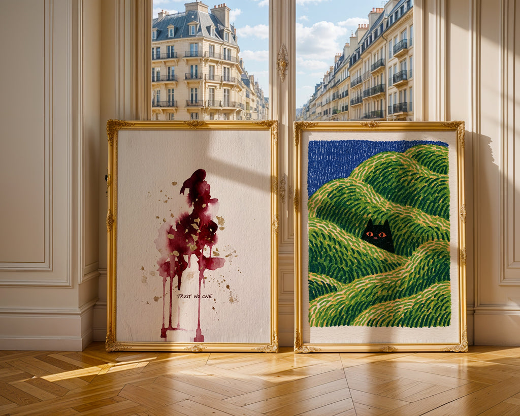 Hidden Cat Meadow Poster – två posters i rum 2