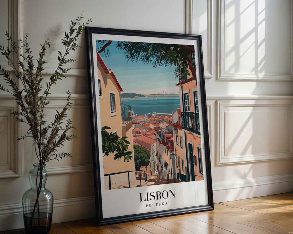 Golden Streets Of Lisbon poster visualiserad på vägg – från Bozetto i hög kvalitet