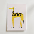 Playful Giraffe – stilfullt konsttryck från Bozetto, tryckt på matt finpapper i hög tryckkvalitet