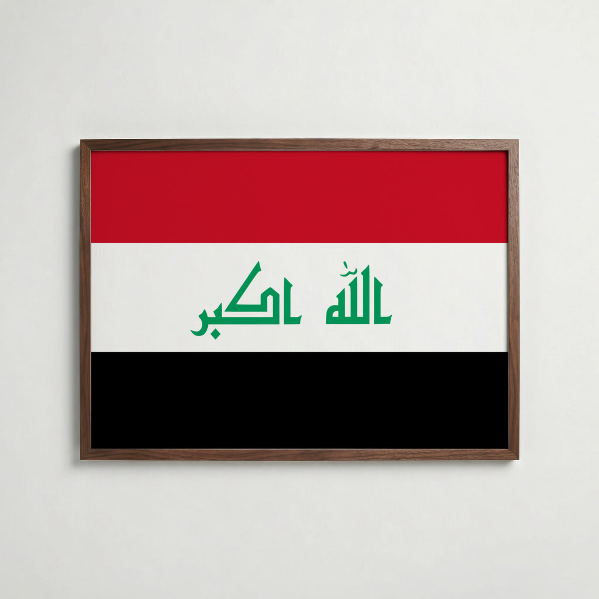 Iraq National Flag Poster i valnötsram – varm konstaffisch för hemmet från Bozetto
