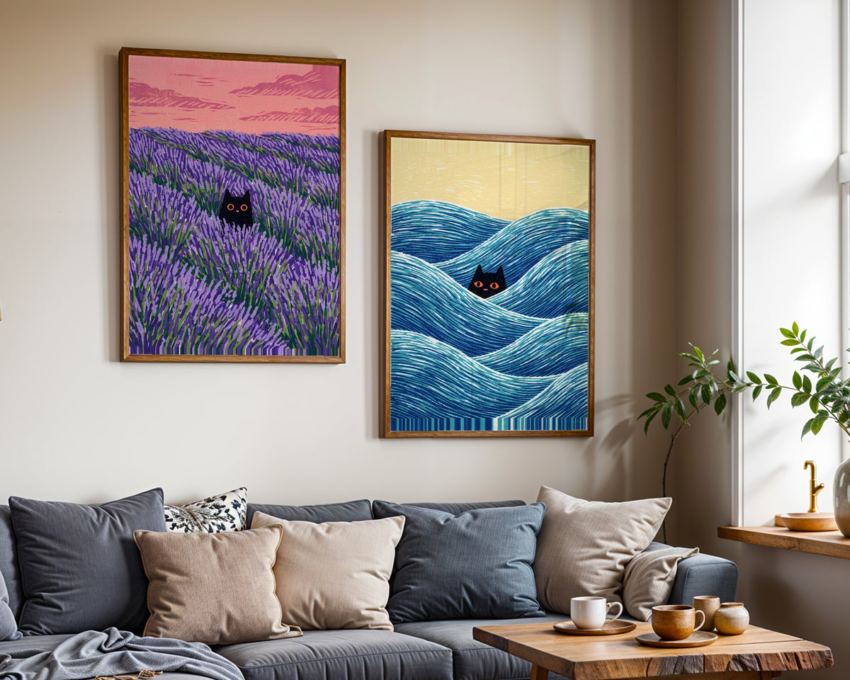 Hidden Cat Lavender Poster – två posters i rum 3