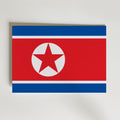 North Korea National Flag Poster – modern konst och stilren konsttryck för hemmet hos Bozetto