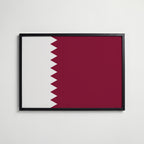 Qatar National Flag Poster i svart ram – stilren konsttryck som väggdekor från Bozetto
