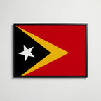 East Timor National Flag Poster i svart ram – stilren konsttryck som väggdekor från Bozetto