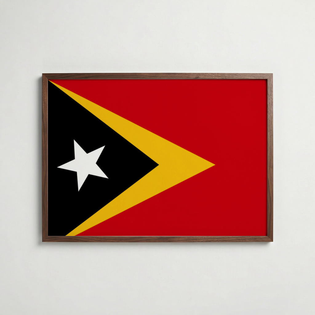 East Timor National Flag Poster i valnötsram – varm konstaffisch för hemmet från Bozetto