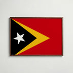 East Timor National Flag Poster i valnötsram – varm konstaffisch för hemmet från Bozetto