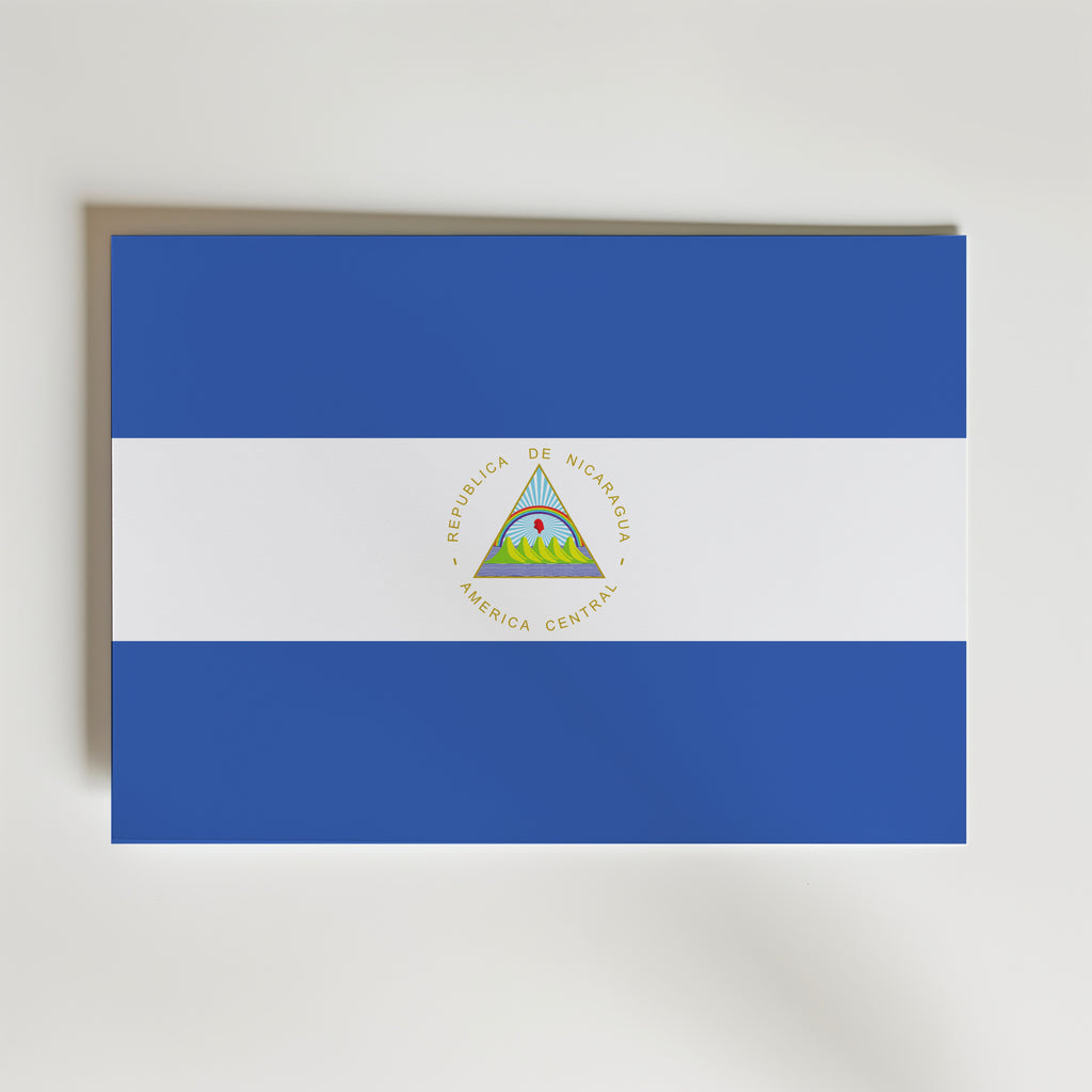 Nicaragua National Flag Poster – modern konst och stilren konsttryck för hemmet hos Bozetto