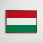 Hungary National Flag Poster i valnötsram – varm konstaffisch för hemmet från Bozetto