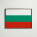 Bulgaria National Flag Poster i valnötsram – varm konstaffisch för hemmet från Bozetto