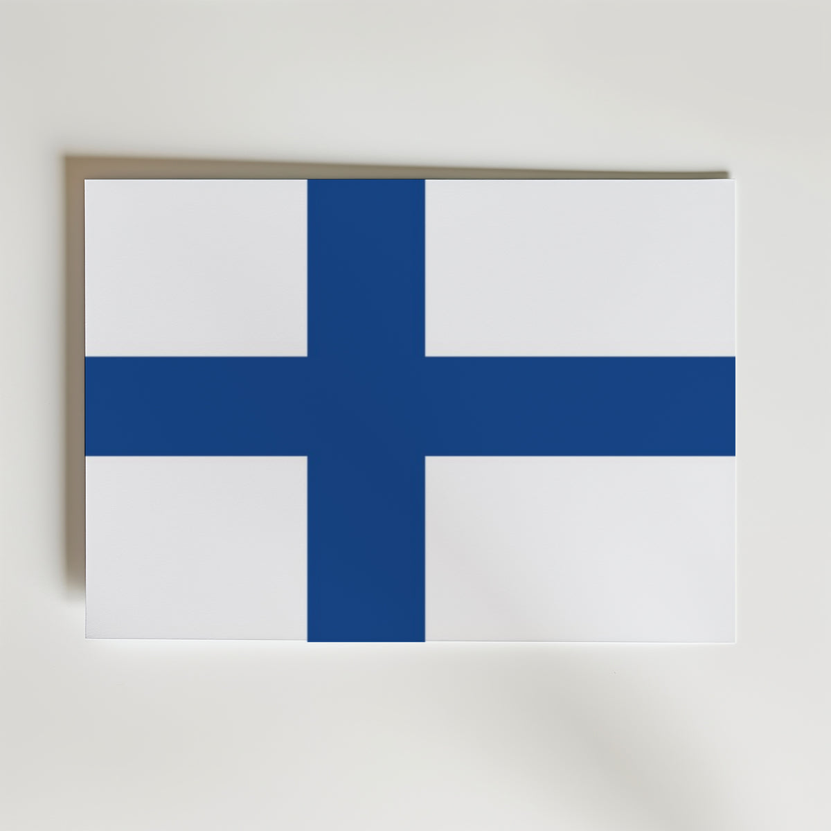 Finland National Flag Poster – modern konst och stilren konsttryck för hemmet hos Bozetto