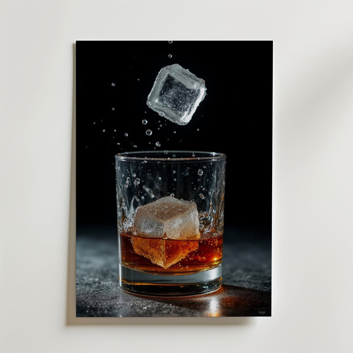 Whiskey In Motion Drink – stilfullt konsttryck från Bozetto, tryckt på matt finpapper