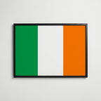Ireland National Flag Poster i svart ram – stilren konsttryck som väggdekor från Bozetto
