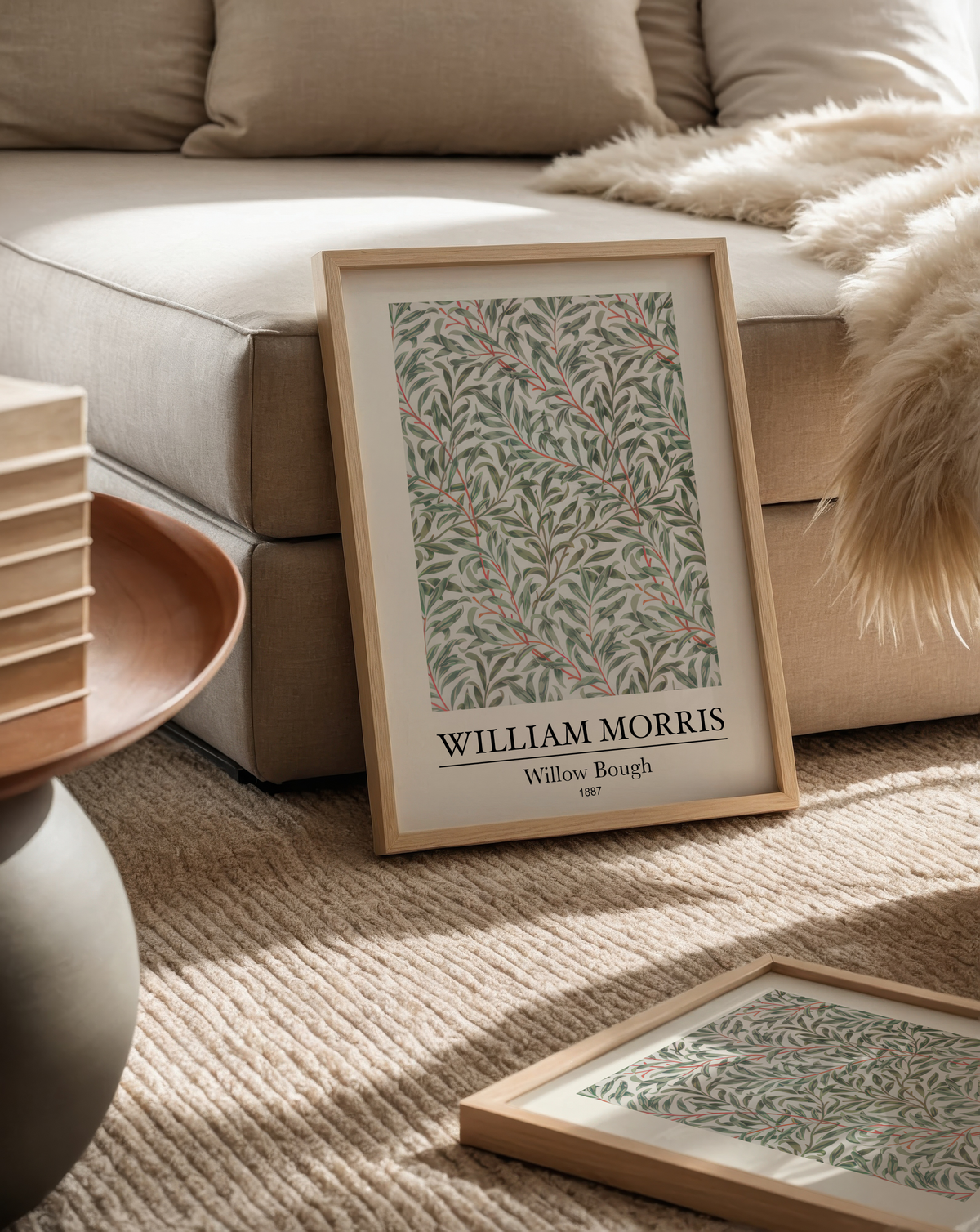 Mockup av William Morris Willow Bough affisch på vägg – köp enkelt hos Bozetto i hög kvalitet
