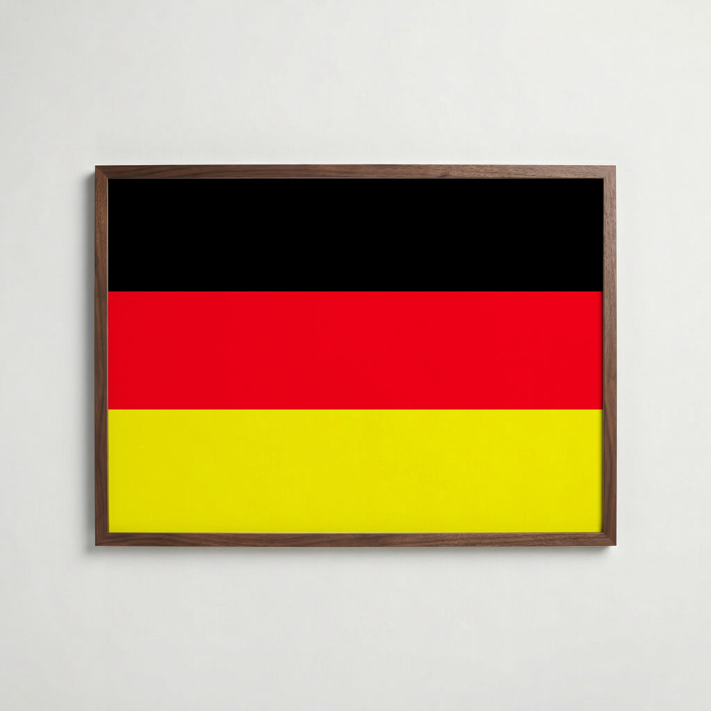 Germany National Flag Poster i valnötsram – varm konstaffisch för hemmet från Bozetto