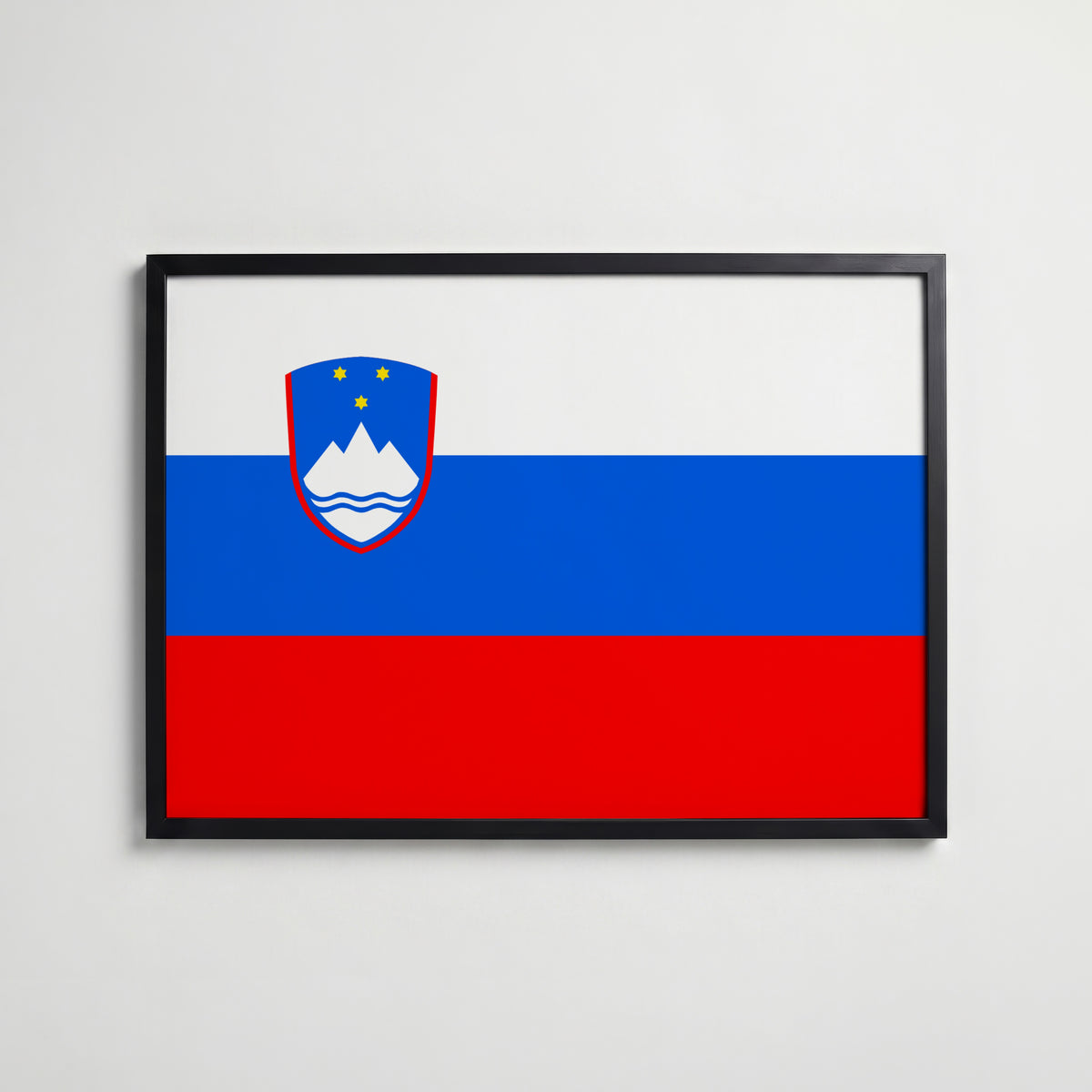 Slovenia National Flag Poster i svart ram – stilren konsttryck som väggdekor från Bozetto