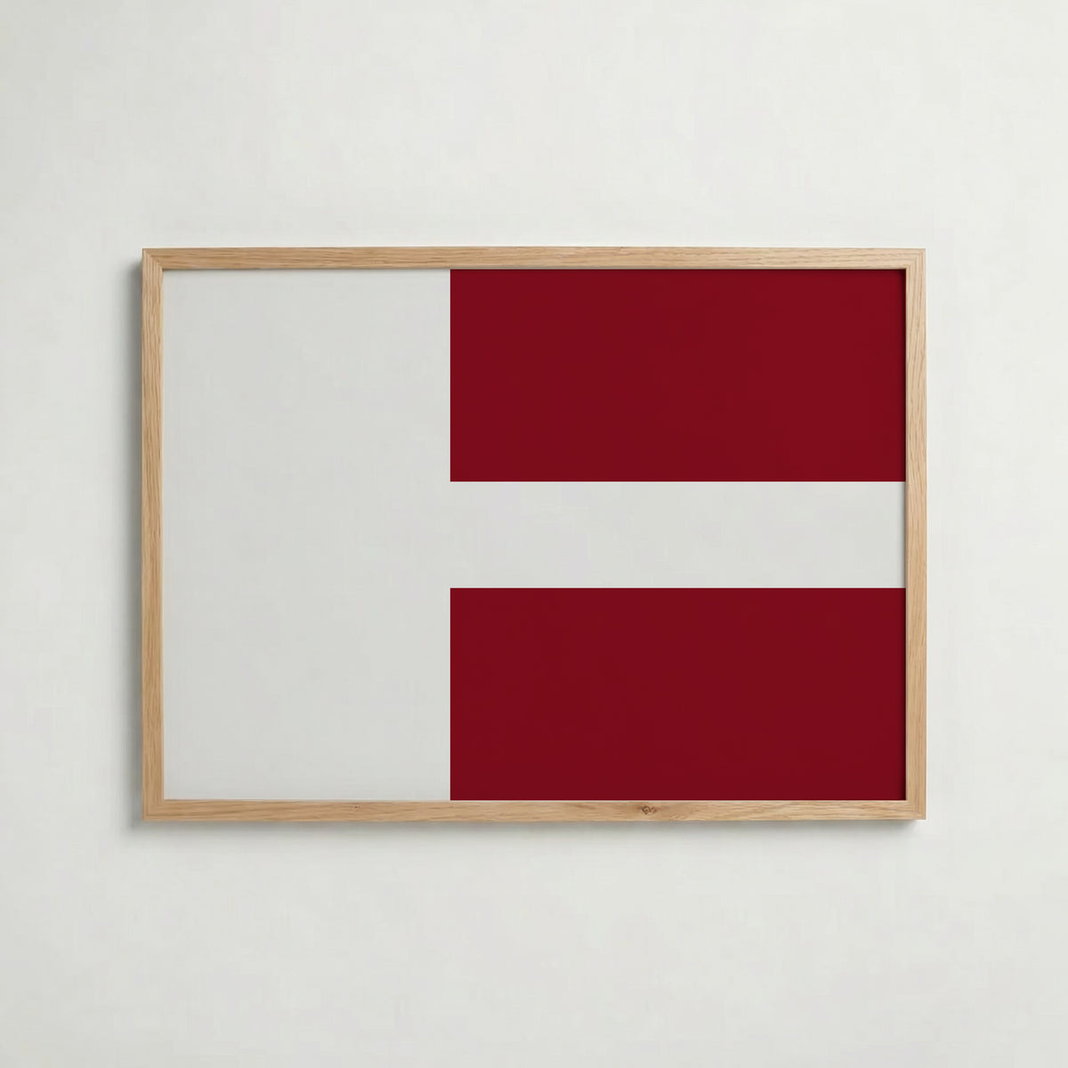 Latvia National Flag Poster i ekram – inramad konsttryck för stilren inredning hos Bozetto