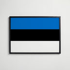 Estonia National Flag Poster i svart ram – stilren konsttryck som väggdekor från Bozetto