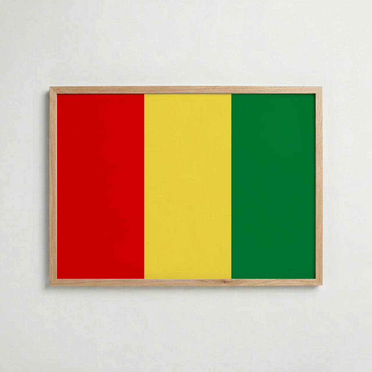 Guinea National Flag Poster i ekram – inramad konsttryck för stilren inredning hos Bozetto
