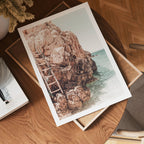 Rustic Cliff Path poster visad rakt fram – Bozetto affisch i hög tryckkvalitet i hög tryckkvalitet