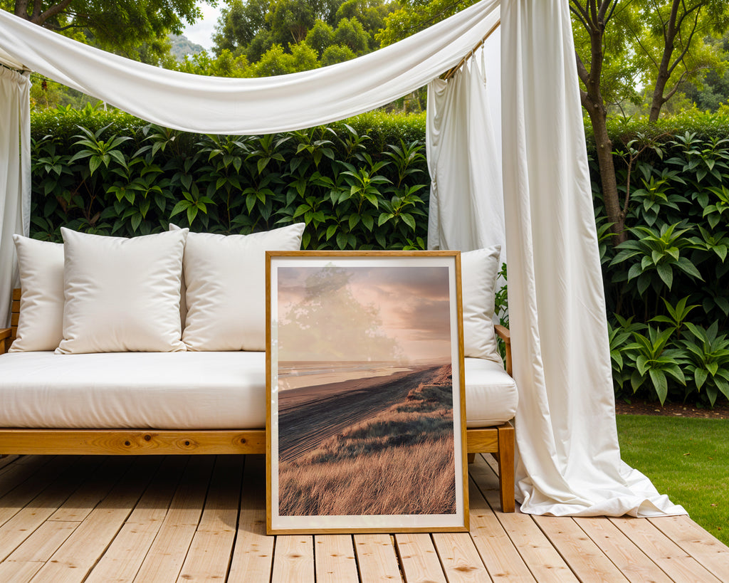 Väggmockup av Coastal Sunset Ridge affisch på ljus vägg – Bozetto konsttryck – nr 3