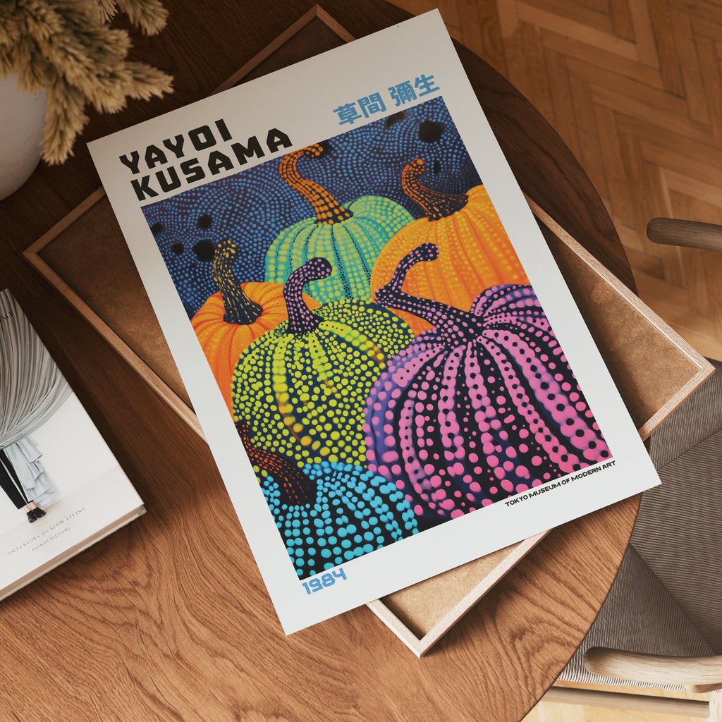 Visualisering av Yayoi Kusama Festival of poster på vägg – köp enkelt hos Bozetto