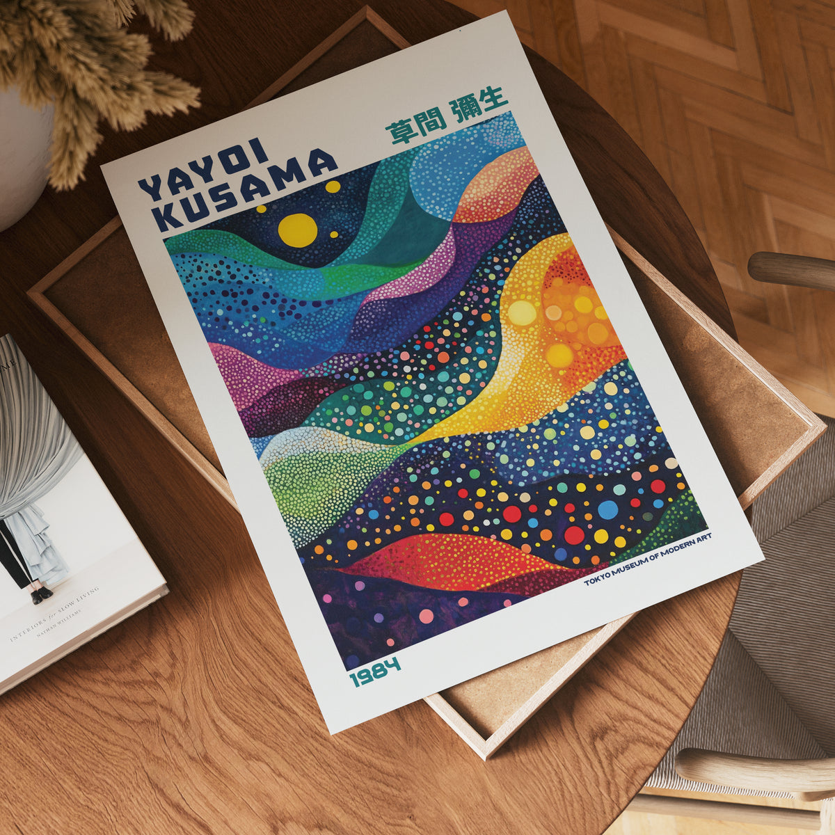 Affischmockup för Yayoi Kusama Infinite Waves – köp enkelt hos Bozetto i hög kvalitet
