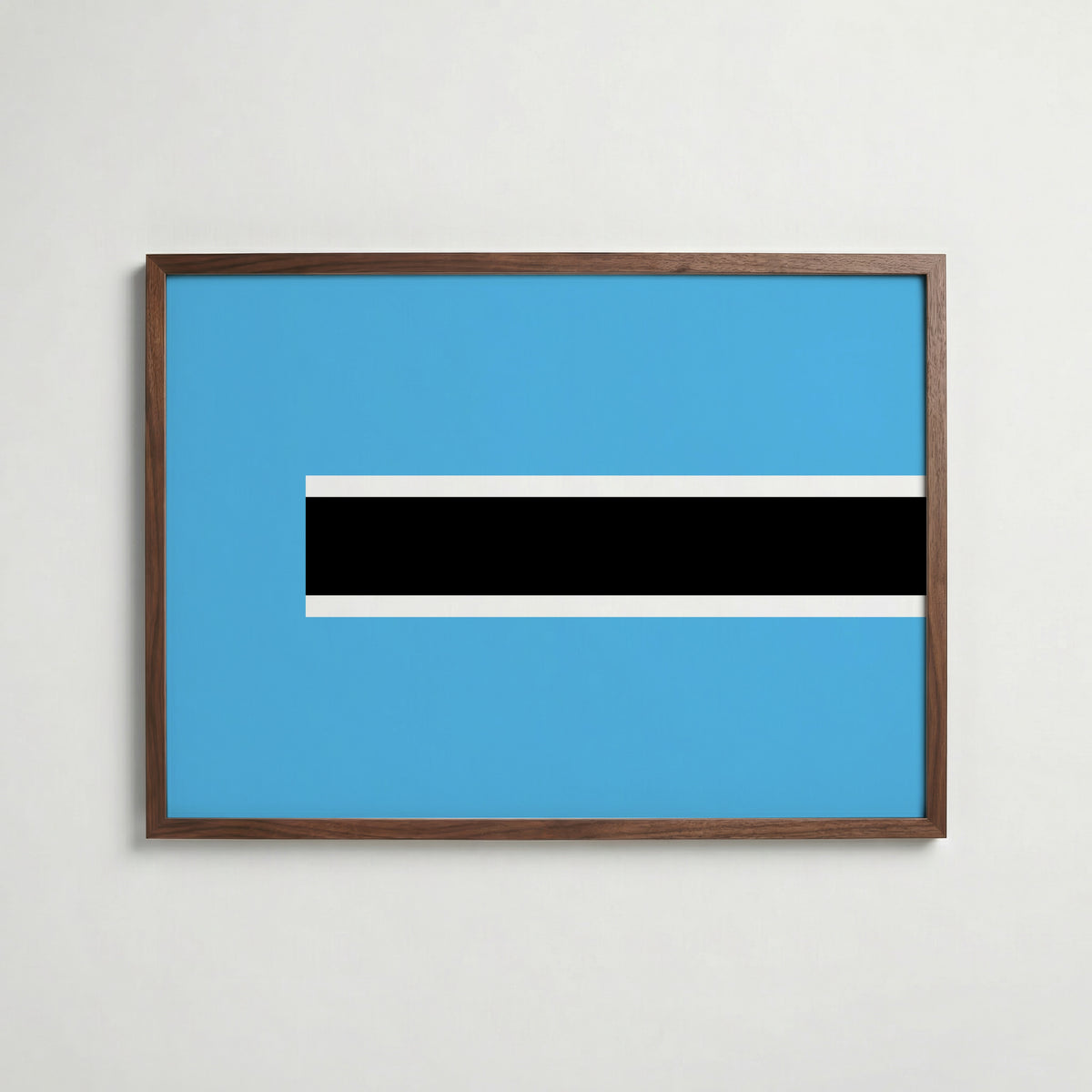 Botswana National Flag Poster i valnötsram – varm konstaffisch för hemmet från Bozetto