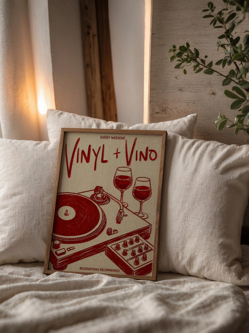 Vinyl & Vino affisch i ljust minimalistiskt vardagsrum – köp enkelt hos Bozetto i hög kvalitet