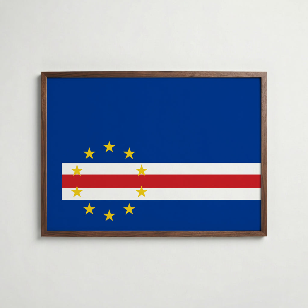 Cape Verde National Flag Poster i valnötsram – varm konstaffisch för hemmet från Bozetto