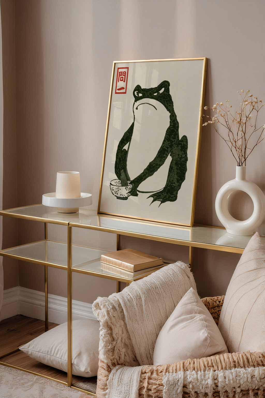 Grumpy Toad Matsumoto Hoji affisch i ljust minimalistiskt vardagsrum – köp enkelt hos Bozetto