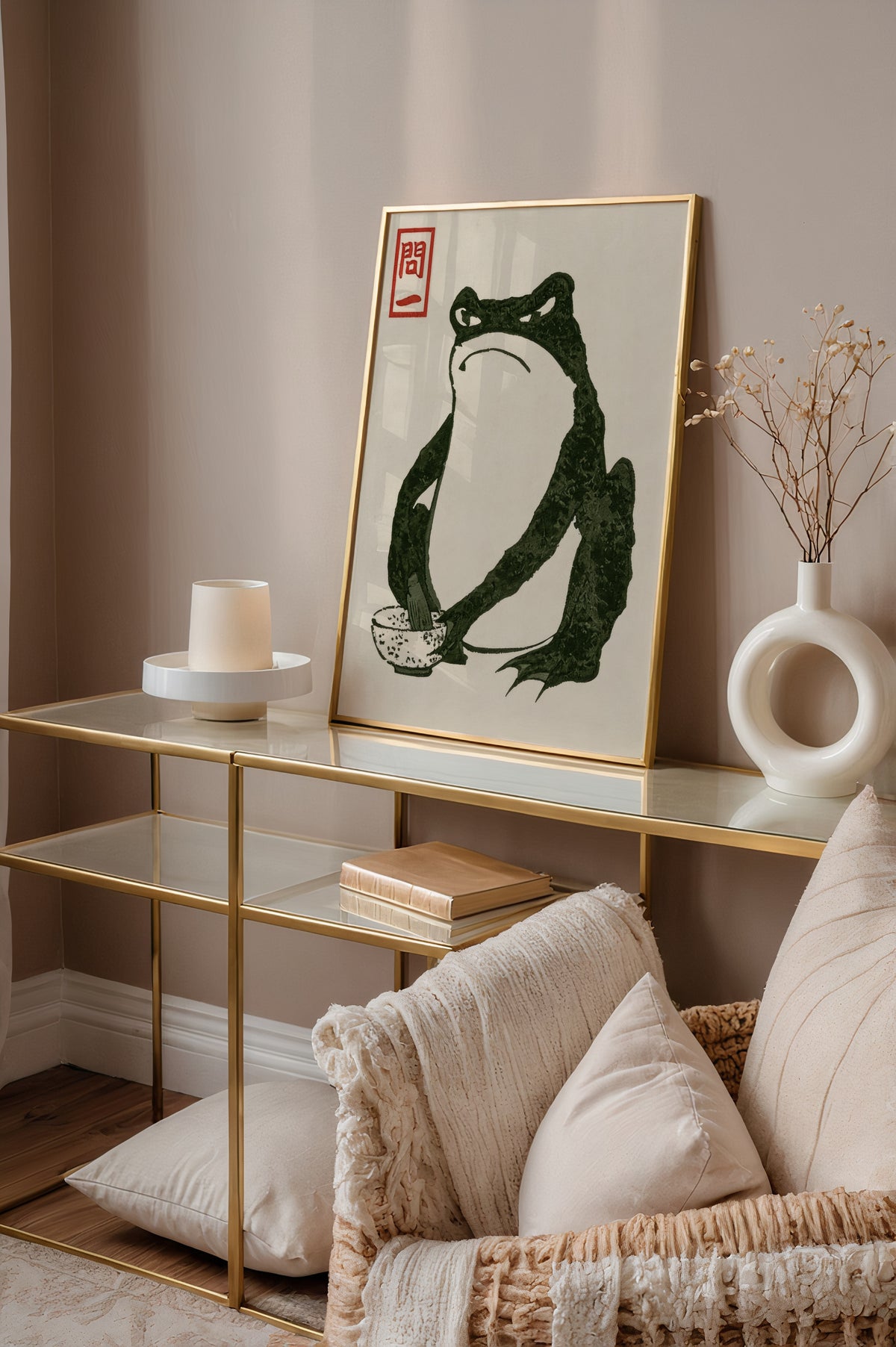 Grumpy Toad Matsumoto Hoji affisch i ljust minimalistiskt vardagsrum – köp enkelt hos Bozetto