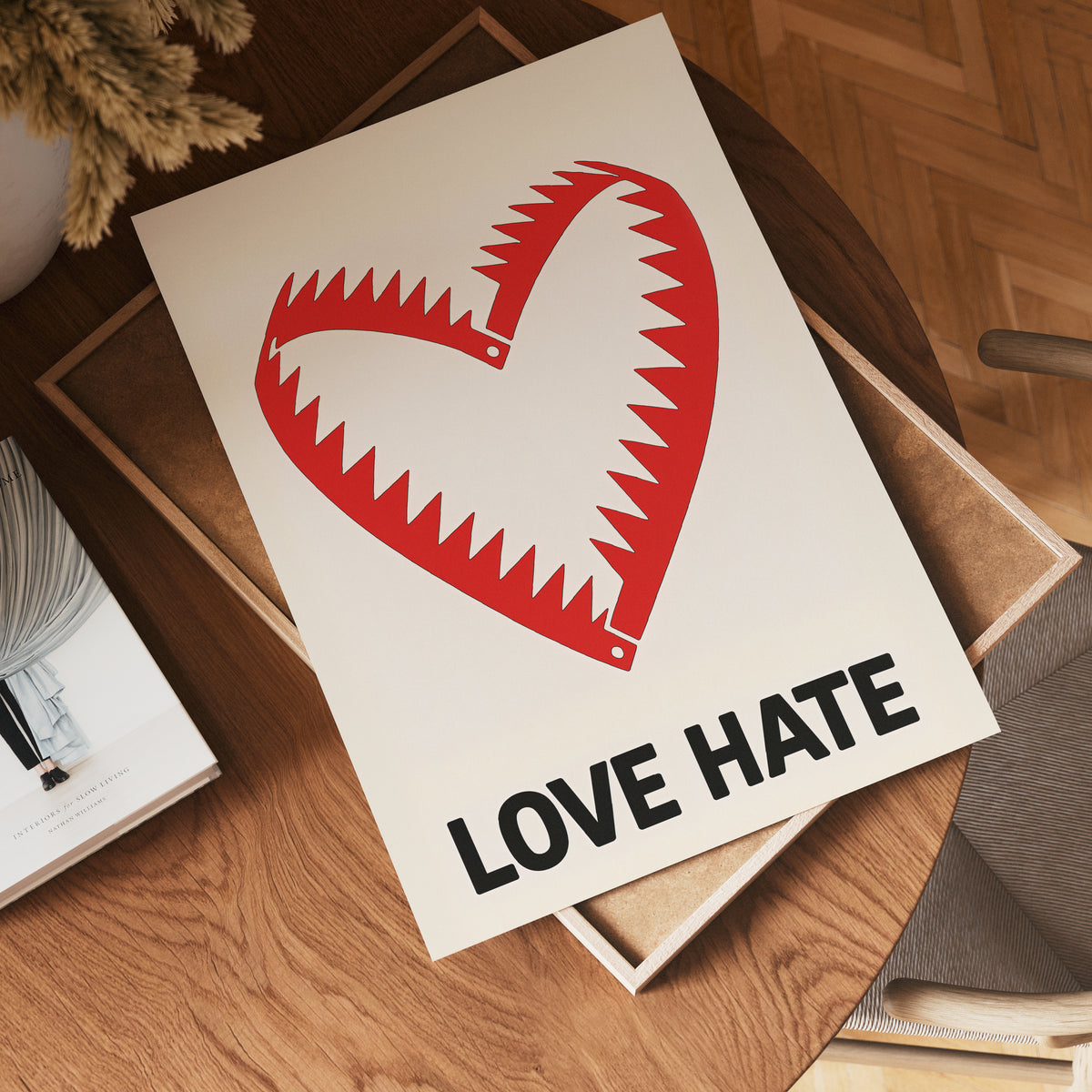 Love Hate – affisch med snyggt motiv, köp enkelt hos Bozetto i flera storlekar i hög tryckkvalitet