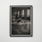 Ballerina at the Mirror affisch i modern svart ram – stark kontrast och stil, Bozetto