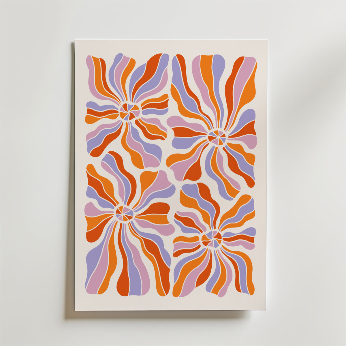 Retro Bloom Swirl – stilfullt konsttryck från Bozetto, tryckt på matt finpapper i hög tryckkvalitet