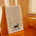 Cat in the Bramble William Morris Poster – svart katt bland William Morris björnbärsmönster i salviagrön
