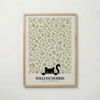 Cat in the Bramble William Morris Poster – svart katt bland William Morris björnbärsmönster i salviagrön