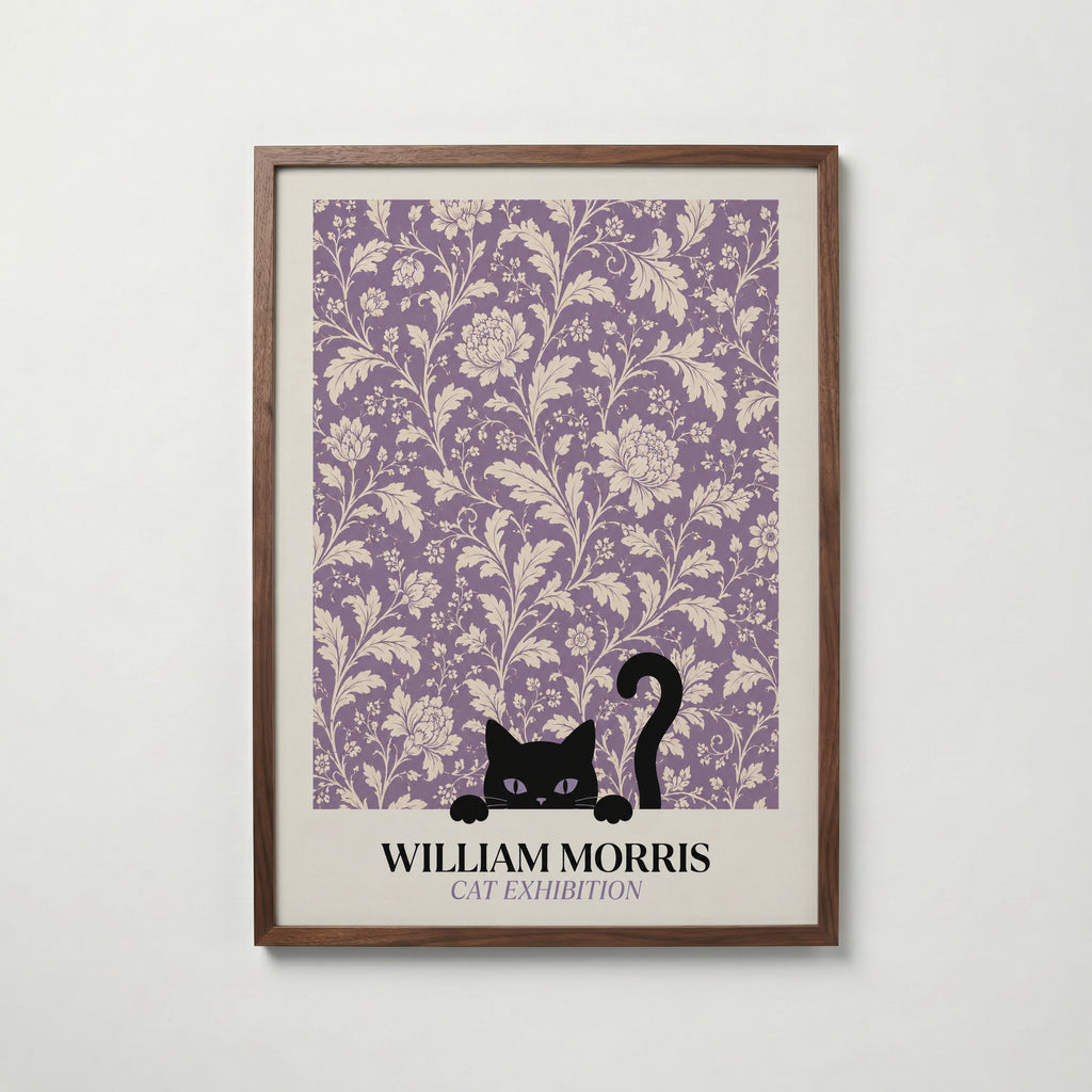 Cat in the Peony William Morris Poster – svart katt bland William Morris pionmönster i lavendelton