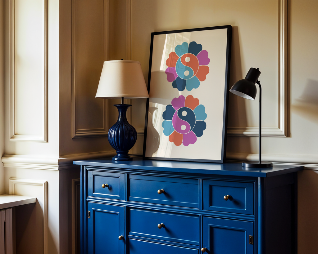 Mockup av Yin Yang Flower Balance affisch på vägg – köp enkelt hos Bozetto i hög kvalitet