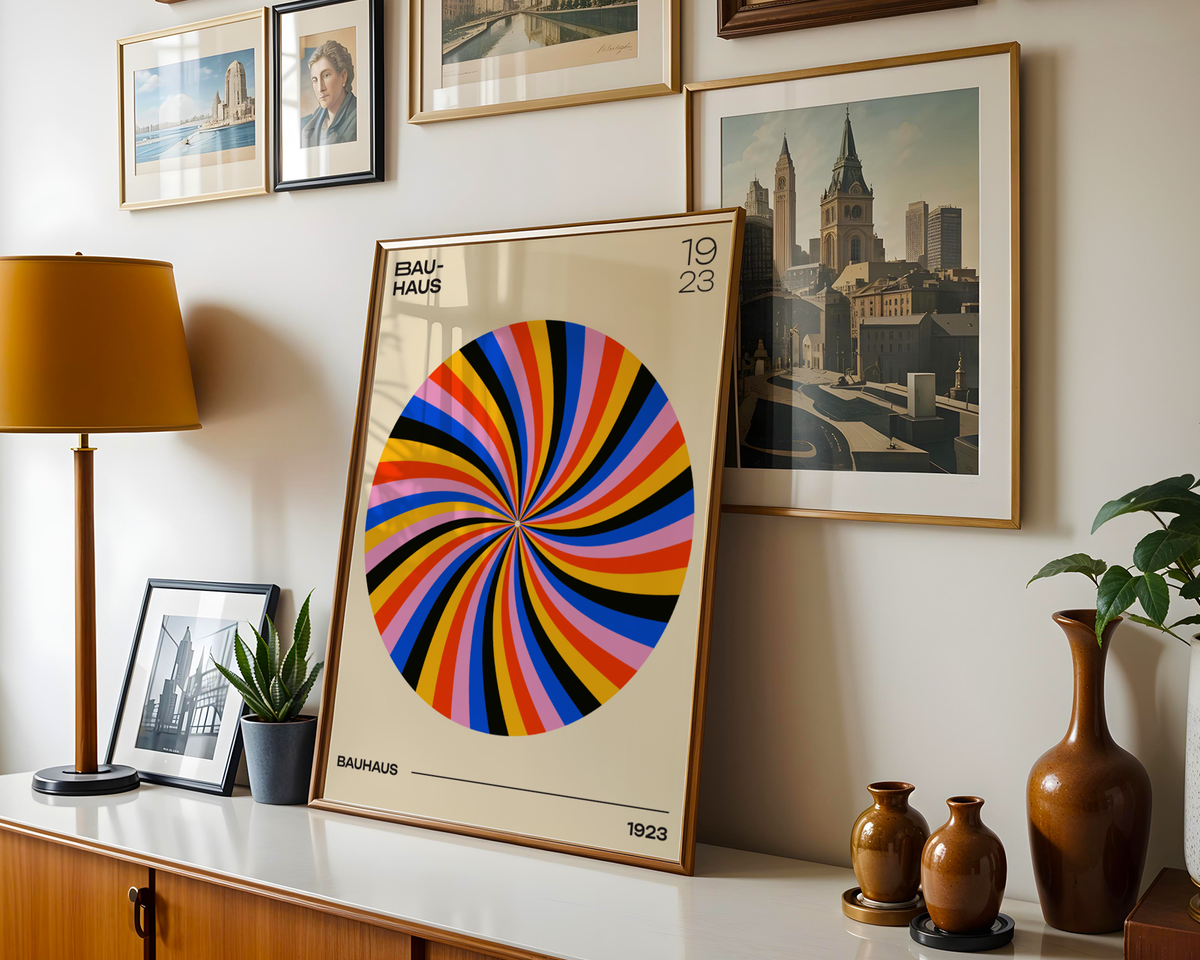 Mockup av Bauhaus Spiral affisch på vägg – köp enkelt hos Bozetto i hög kvalitet
