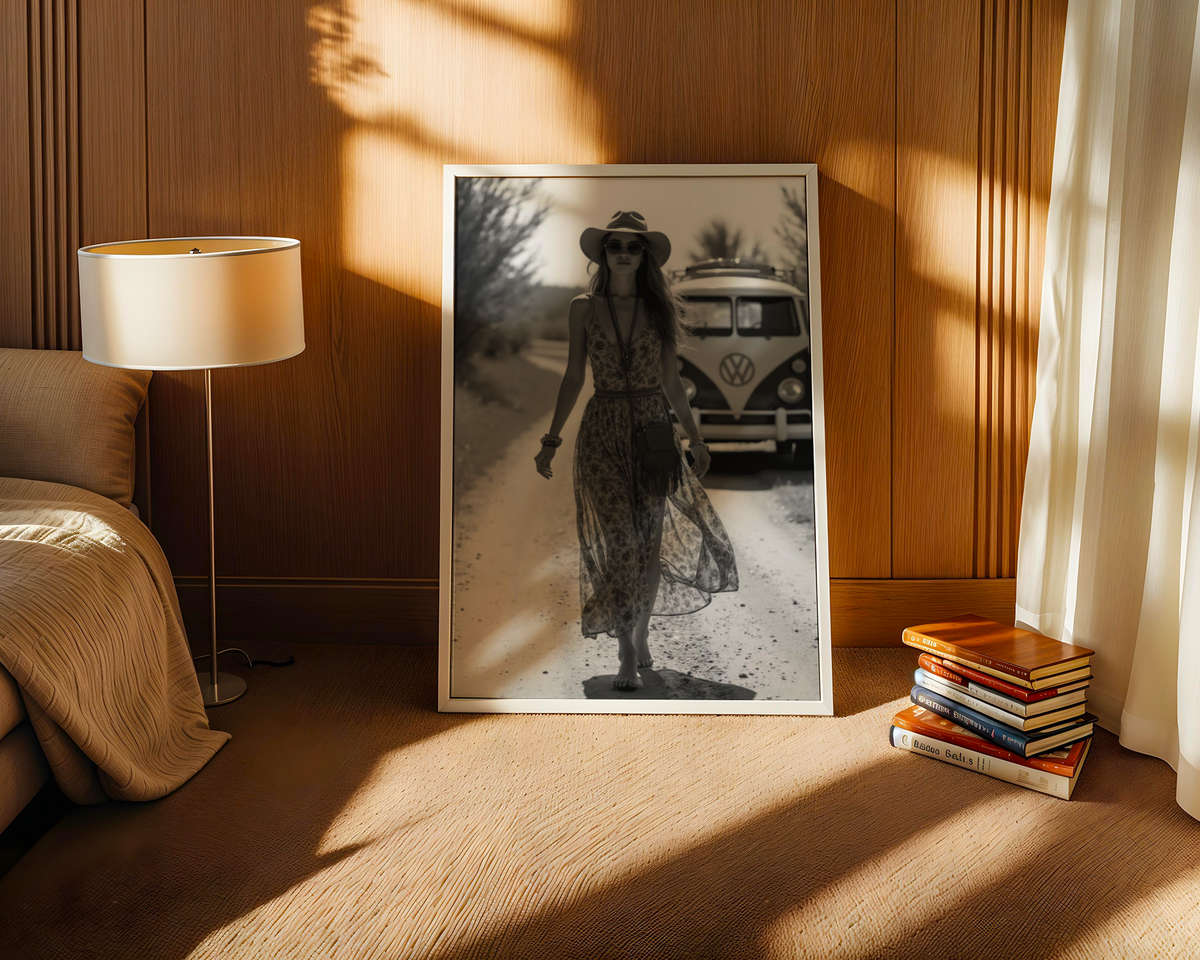 Mockup av Black And White Old School affisch på vägg – köp enkelt hos Bozetto i hög kvalitet